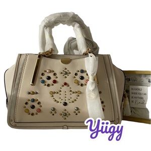 Coach dreamer with rivets chalk Clearance